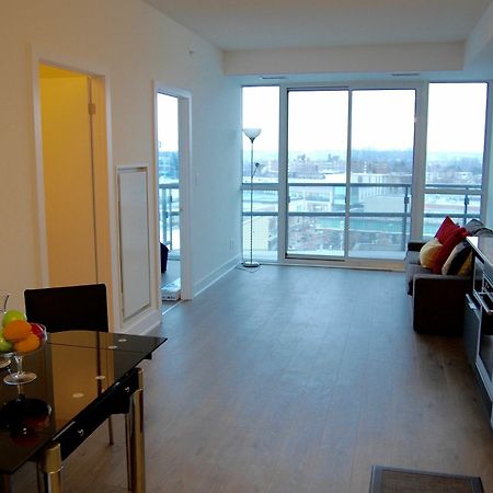 Shops At Don Mills Furnished Apartments Торонто Екстер'єр фото